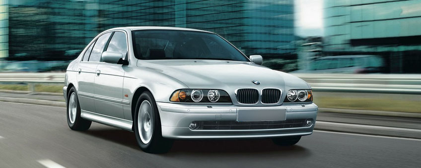 Замена лампочки ксеноновых фар BMW 5 (E39) 2.0D 520d 136 л.с. 2000-2003
